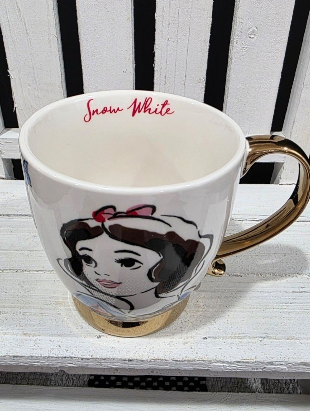 ♥New! Disney Snow White Mug – Gold Handle & Base – Collectible.